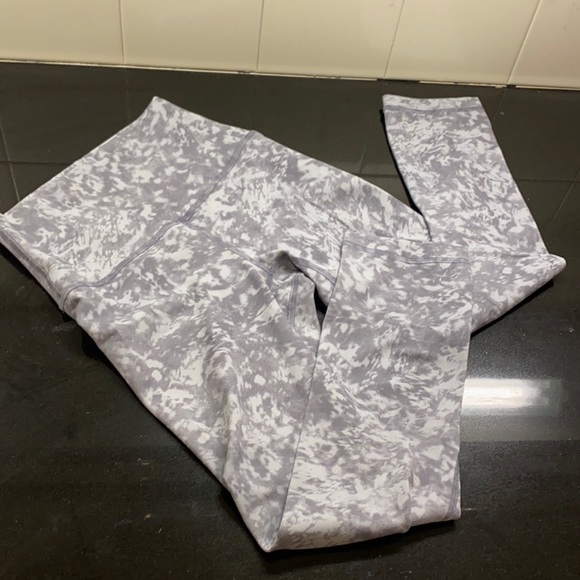 Lululemon Multi Grey Align Size 2 - 23inch - Picture 2 of 3